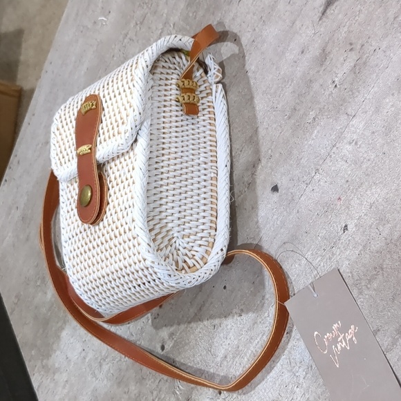 NWT Crown Vintage Rattan Purse - Picture 2 of 5